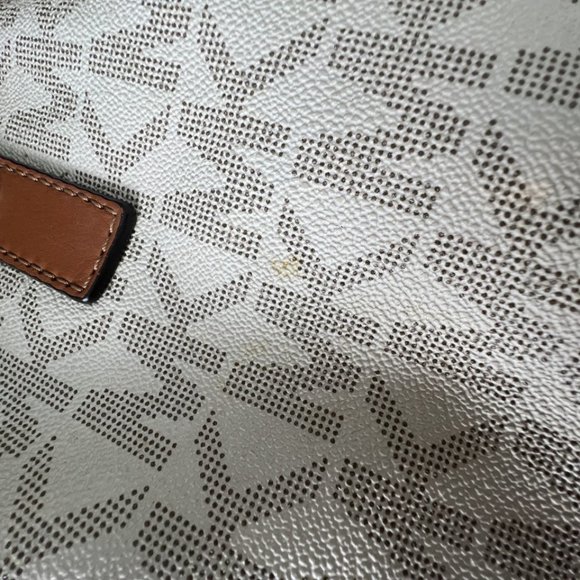 Michael Kors Hamilton Tote Bag - Vanilla - Picture 9 of 11